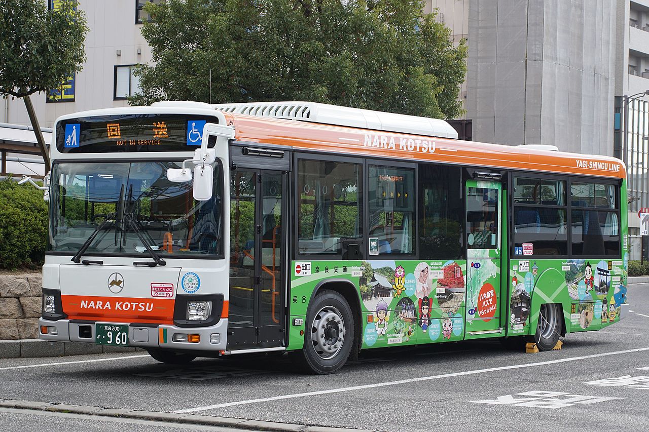 奈良交通のバス