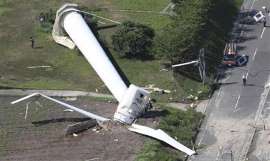 台風で倒壊した風車