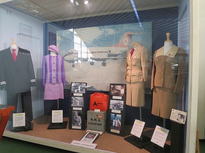 航空会社　制服